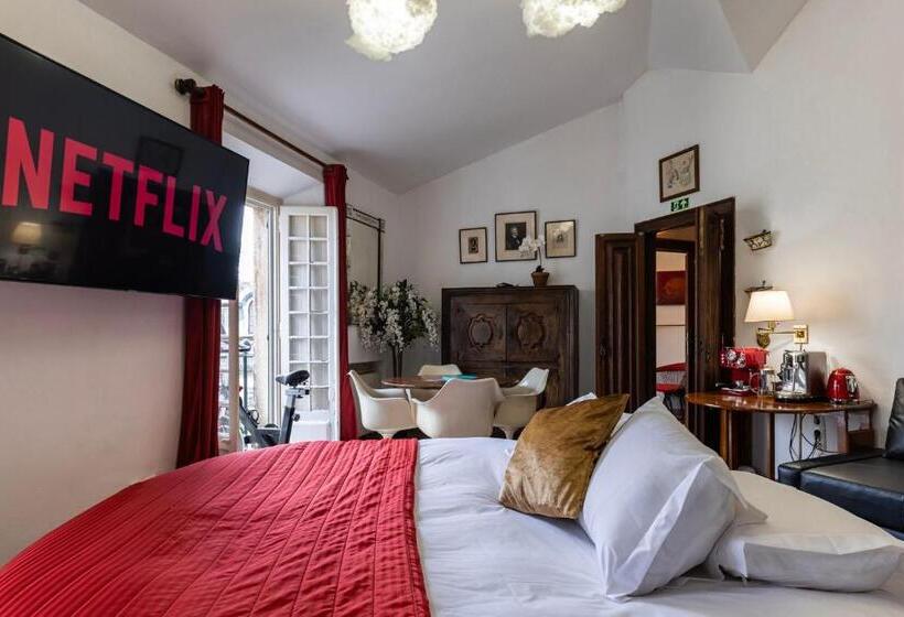סוויטה משפחתית, Sintra Wow   Unique Double Smart Room In 17th Century Palace! Hot Tub, Snooker, Bbq, Ps5, Sauna, Gym