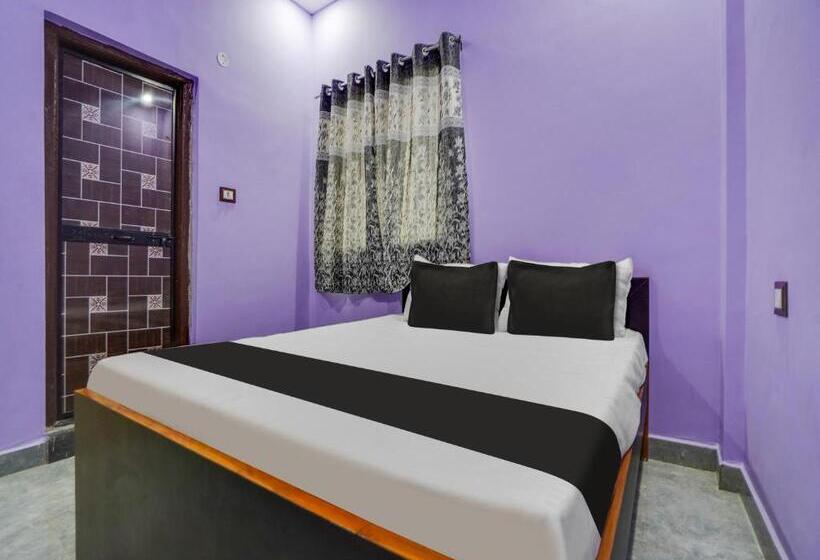 トリプルクラシックルーム, Oyo Hotel Sai Sarkar Inn