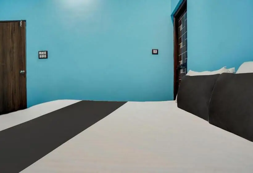 トリプルクラシックルーム, Oyo Hotel Sai Sarkar Inn