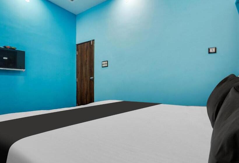 トリプルクラシックルーム, Oyo Hotel Sai Sarkar Inn