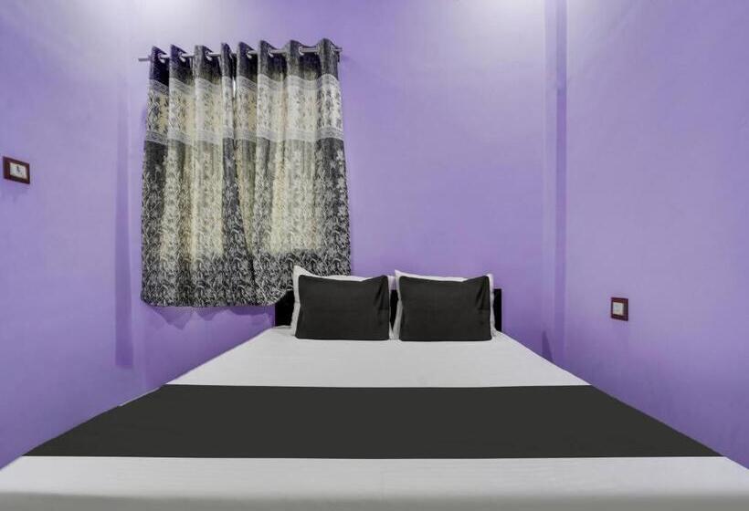 トリプルクラシックルーム, Oyo Hotel Sai Sarkar Inn