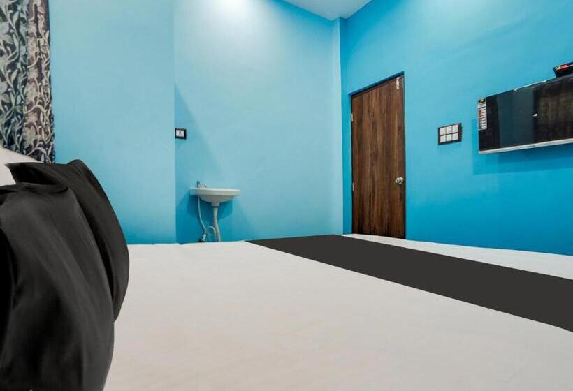 トリプルクラシックルーム, Oyo Hotel Sai Sarkar Inn