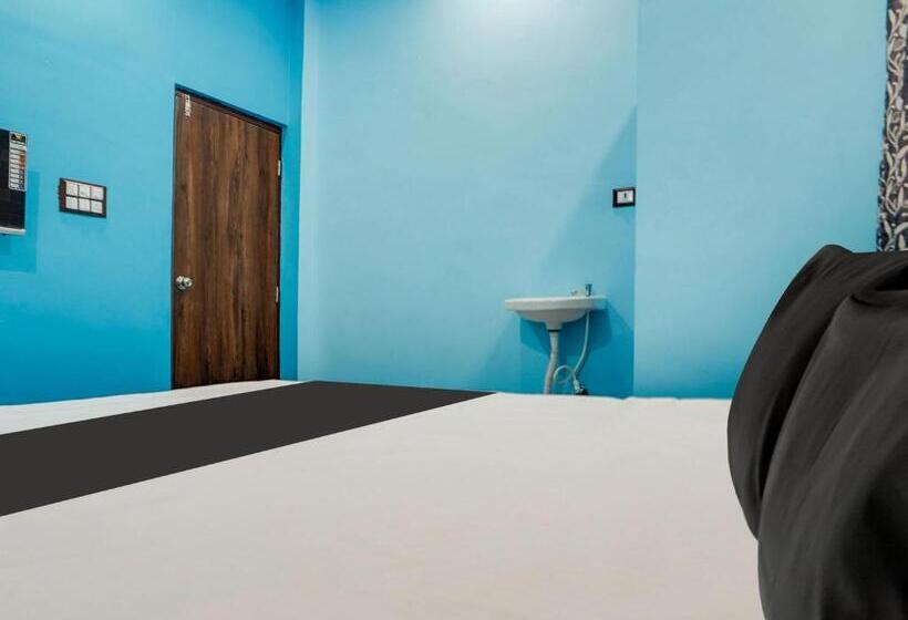 トリプルクラシックルーム, Oyo Hotel Sai Sarkar Inn