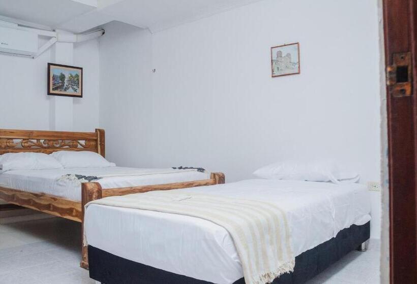 חדר סטנדרט לשלושה, Hostal Casa Tio Poli