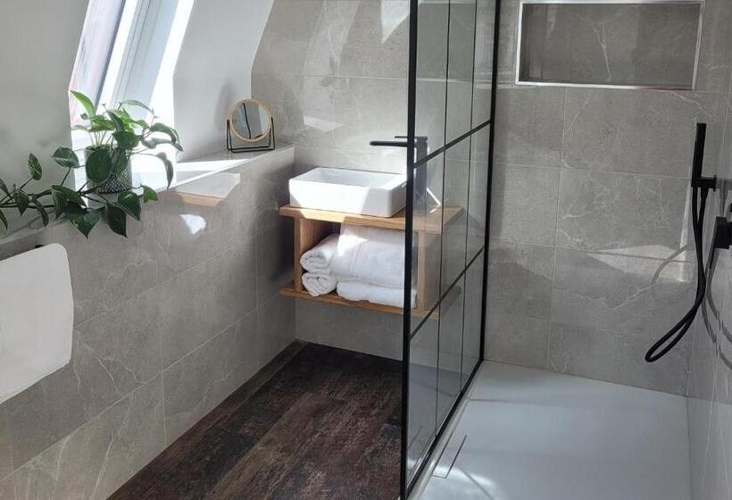 غرفة قياسية, Sgwâr