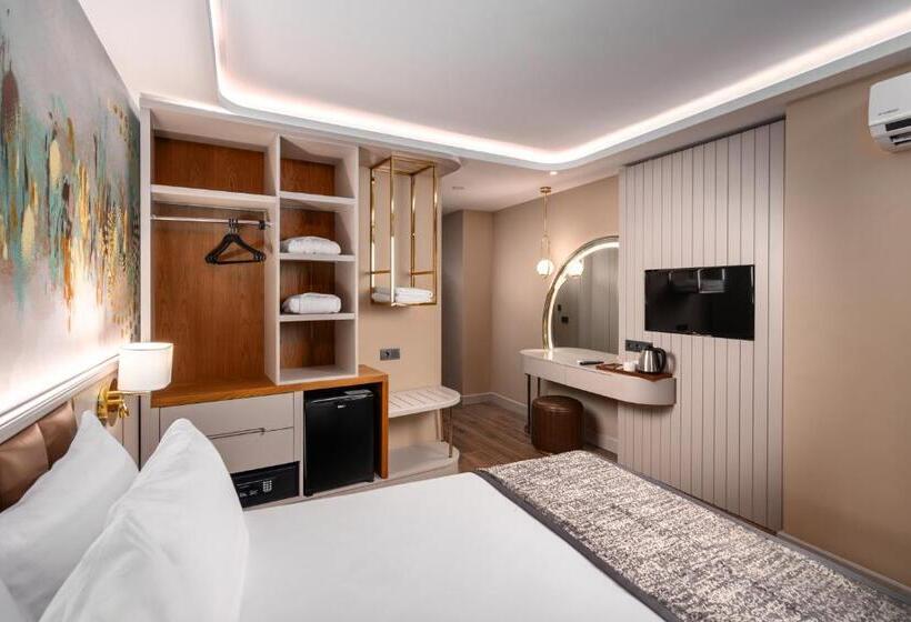 Трехместный Номер Стандарт с Балконом, Seaphoria Beach Hotel & Spa   By Mir Amor Ultra All Inclusive