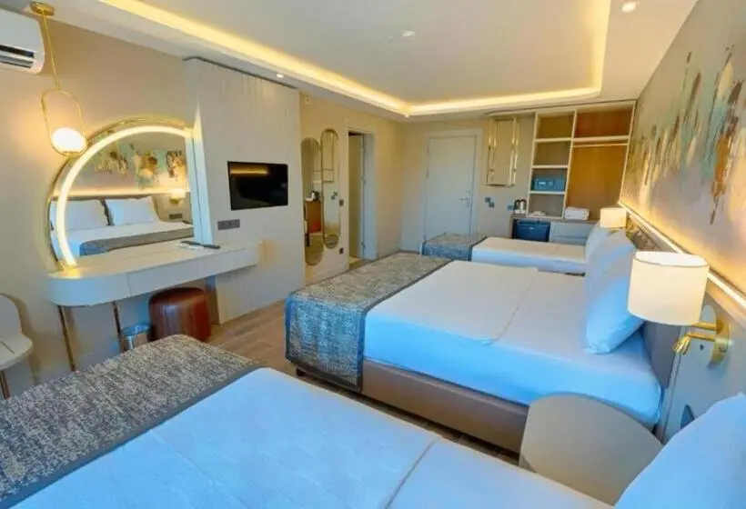 اتاق استاندارد سه تخته با بالکن, Seaphoria Beach Hotel & Spa By Mir Amor Ultra All Inclusive