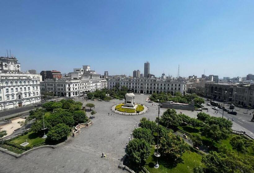 דירת שני חדרים, Terrace Plaza Historic
