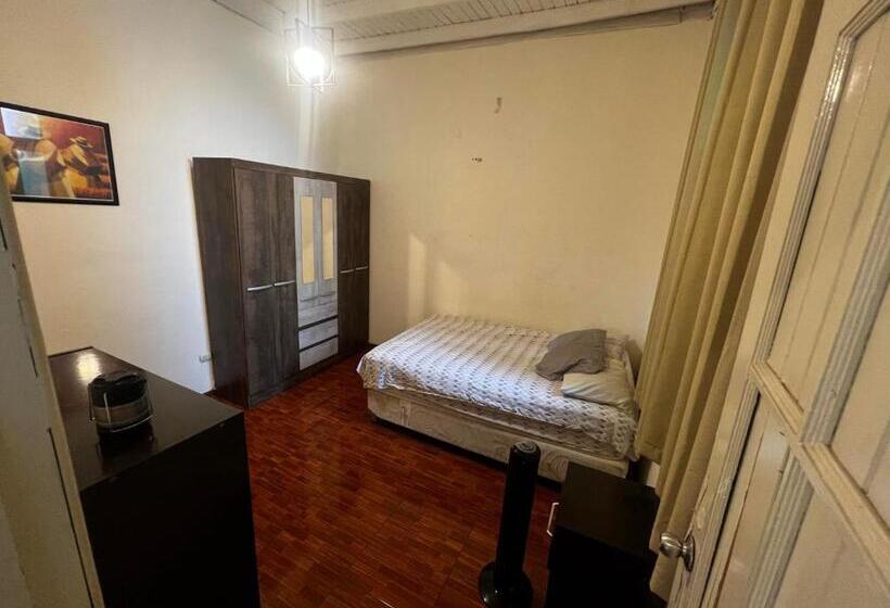 דירת שני חדרים, Terrace Plaza Historic