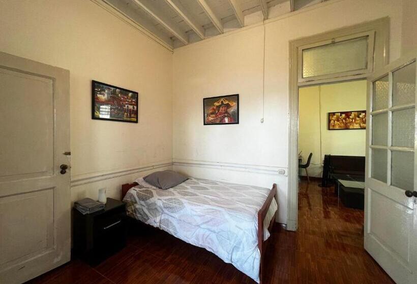 דירת שני חדרים, Terrace Plaza Historic