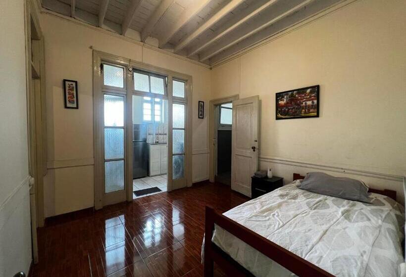 דירת שני חדרים, Terrace Plaza Historic