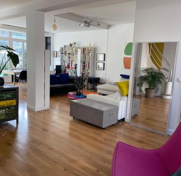 标准间, Guest Room In A Green Setting