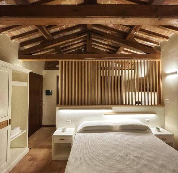 غرفة سوبيريور, Casalpiano