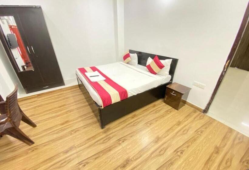 Deluxe Room, O Star Corporate Suites