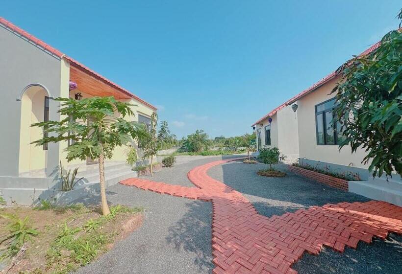 اتاق لوکس چهار تخته, Sweet Garden Homestay