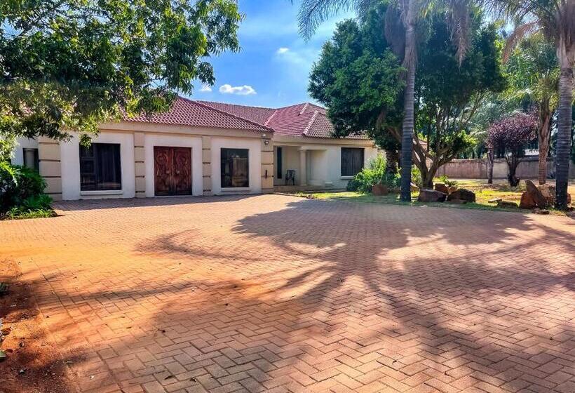 패밀리 룸 가든 전망, Bobisemo Luxury Guesthouse