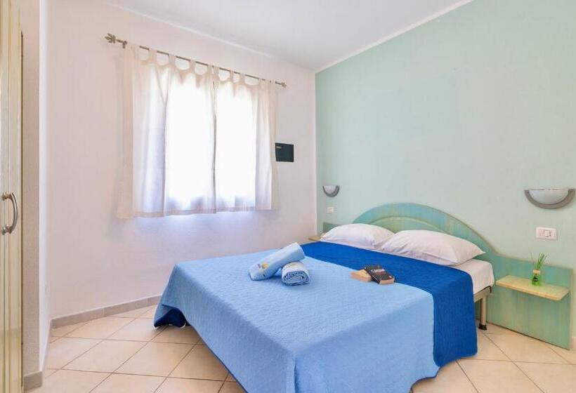 آپارتمان 1 خوابه با چشم‌انداز دریا, Residence With Swimming Pool In Badesi, Apartments With Air Conditioning And Private Outdoor Area