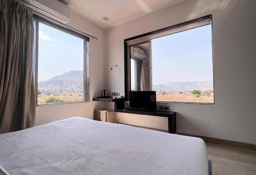 Номер Стандарт Вид на Горы, Zestin Hill Resort Lonavala