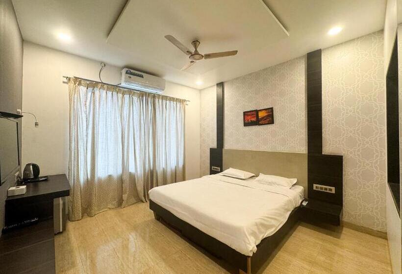 غرفة قياسية مطلة على الجبل, Zestin Hill Resort Lonavala