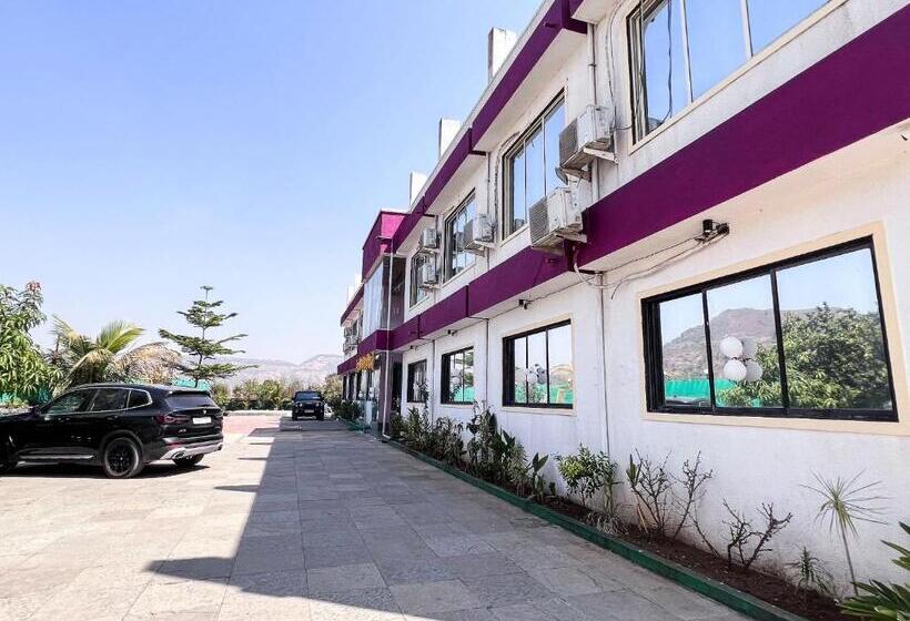 غرفة قياسية مطلة على الجبل, Zestin Hill Resort Lonavala