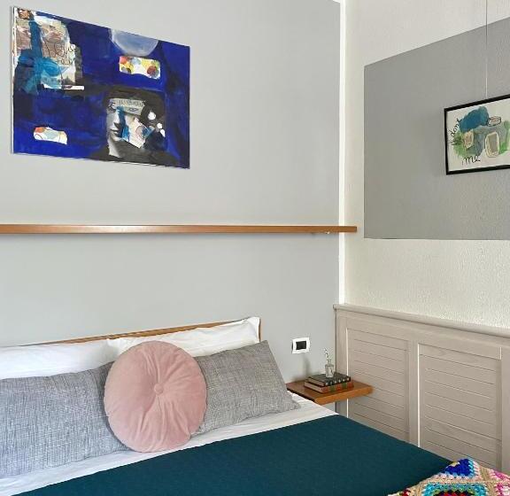 اتاق استاندارد سه نفره, Alkimia Smart Rooms