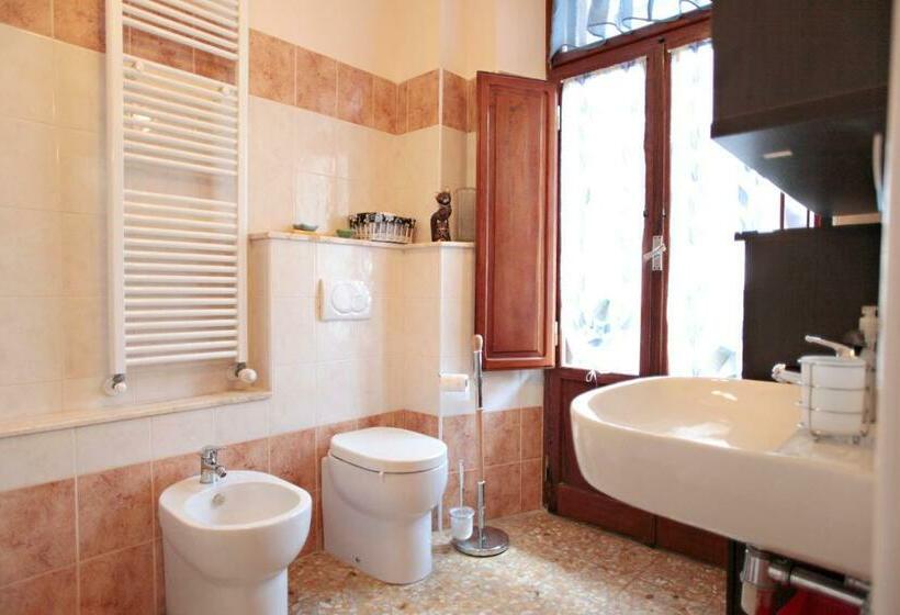 غرفة كومفورت ثلاثية, Skipper