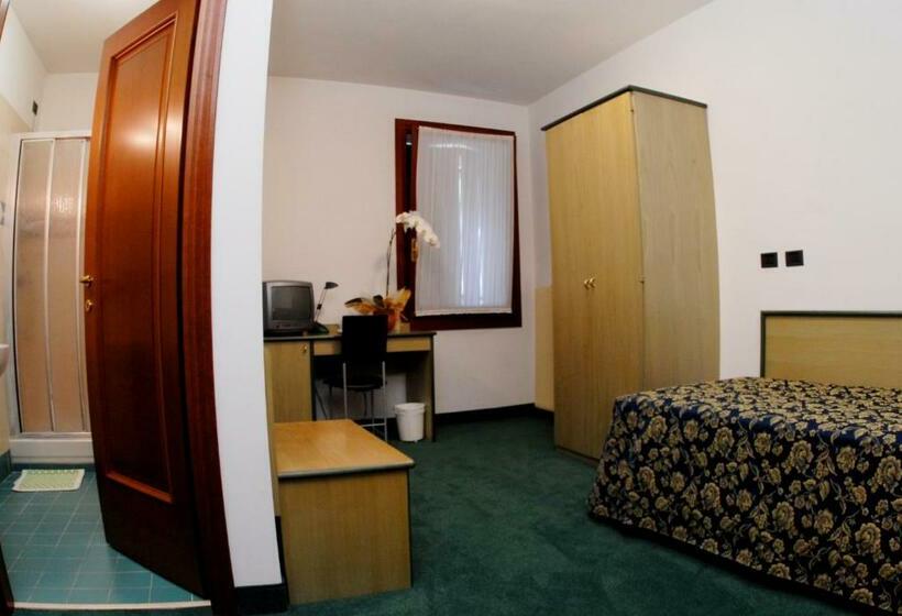 חדר סטנדרט יחיד, Albergo Alla Campana