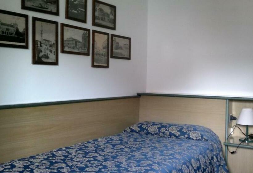 スタンダードシングルルーム, Albergo Alla Campana