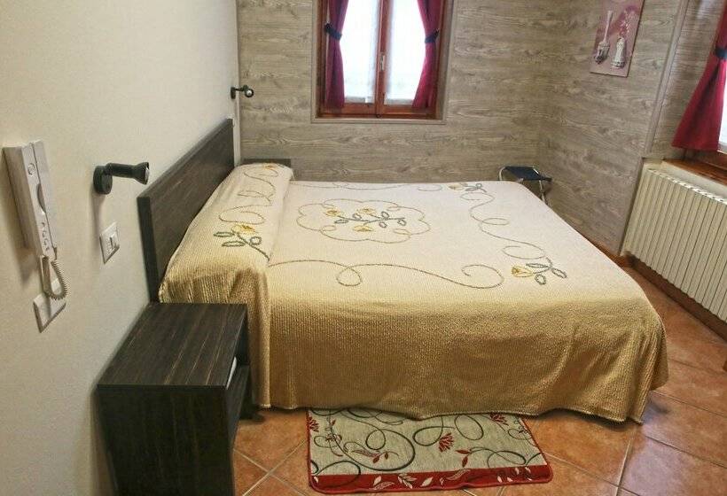 اتاق استاندارد با چشمانداز کوهستان, Albergo Gusmeroli