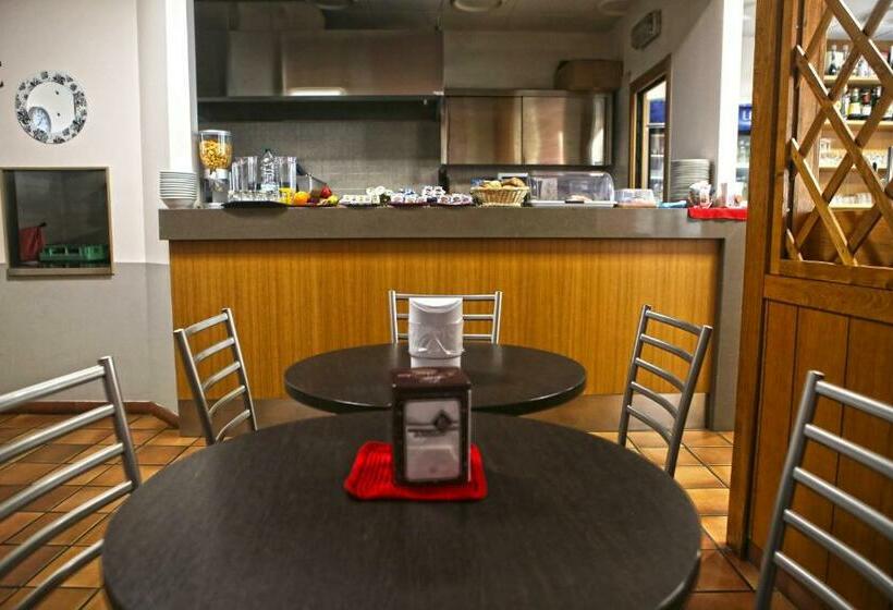 Номер Deluxe Одноместный, Albergo Gusmeroli