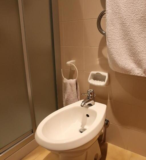 اتاق اینتریور یک تخته, Albergo Gusmeroli