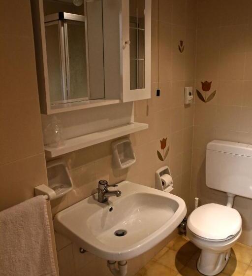 اتاق اینتریور یک تخته, Albergo Gusmeroli