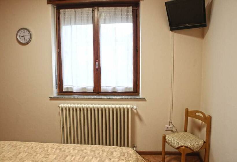 اتاق استاندارد با چشمانداز کوهستان, Albergo Gusmeroli