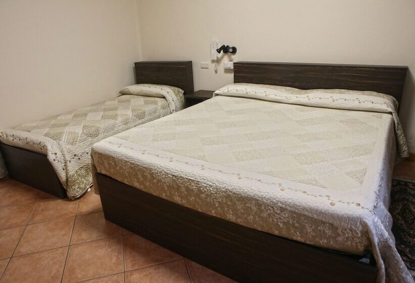 اتاق استاندارد سه نفره, Albergo Gusmeroli