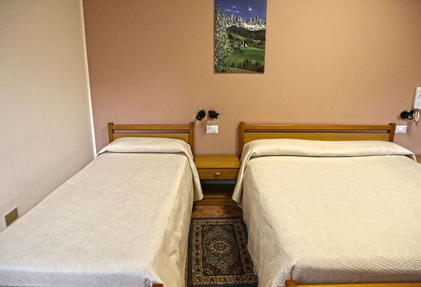 Номер Стандарт Трехместный, Albergo Gusmeroli