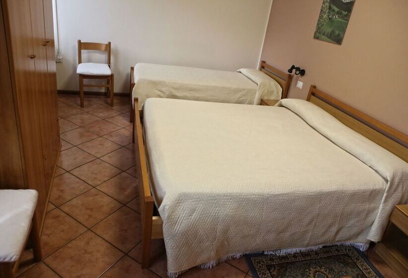 اتاق استاندارد سه نفره, Albergo Gusmeroli