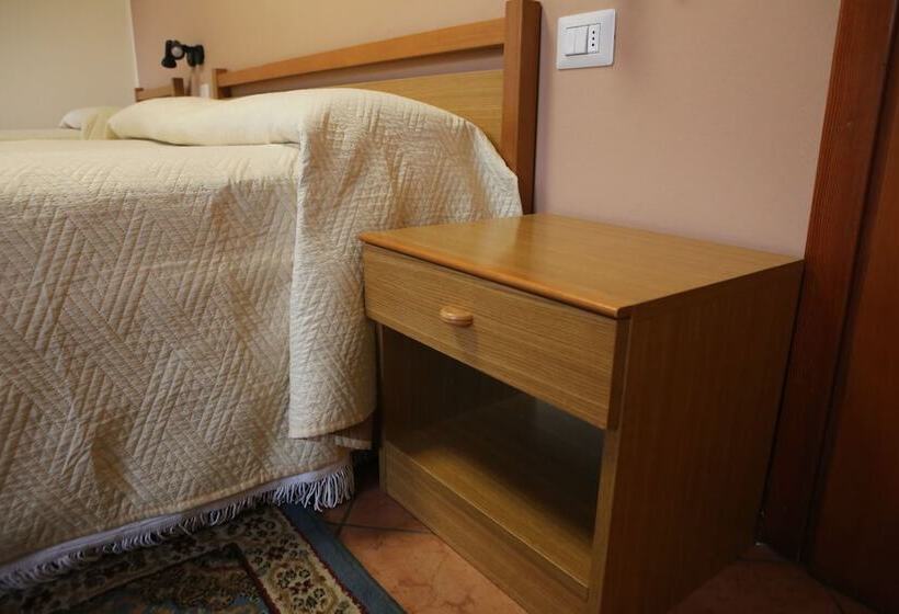 اتاق استاندارد سه نفره, Albergo Gusmeroli