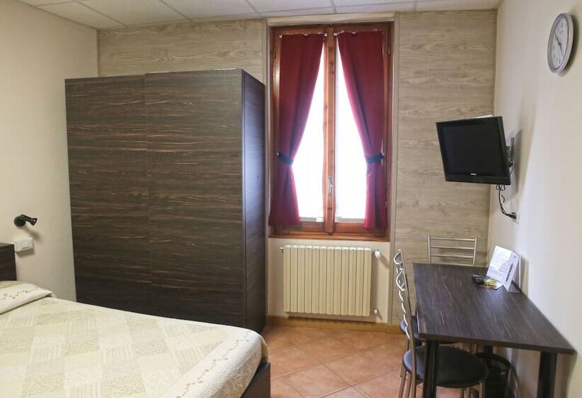 اتاق استاندارد سه نفره, Albergo Gusmeroli