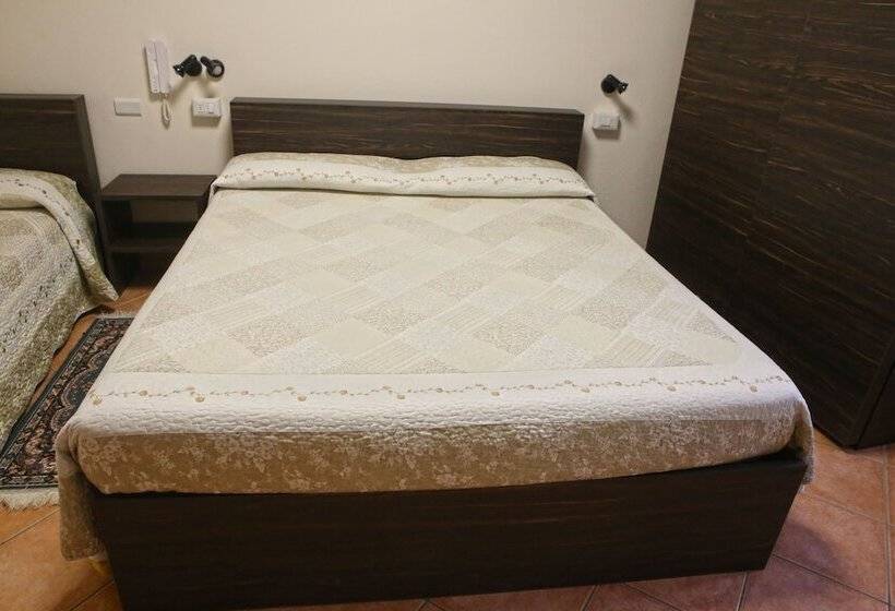 اتاق استاندارد سه نفره, Albergo Gusmeroli