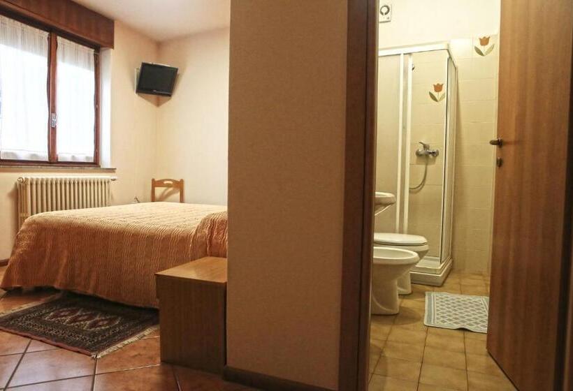 اتاق استاندارد با چشمانداز کوهستان, Albergo Gusmeroli