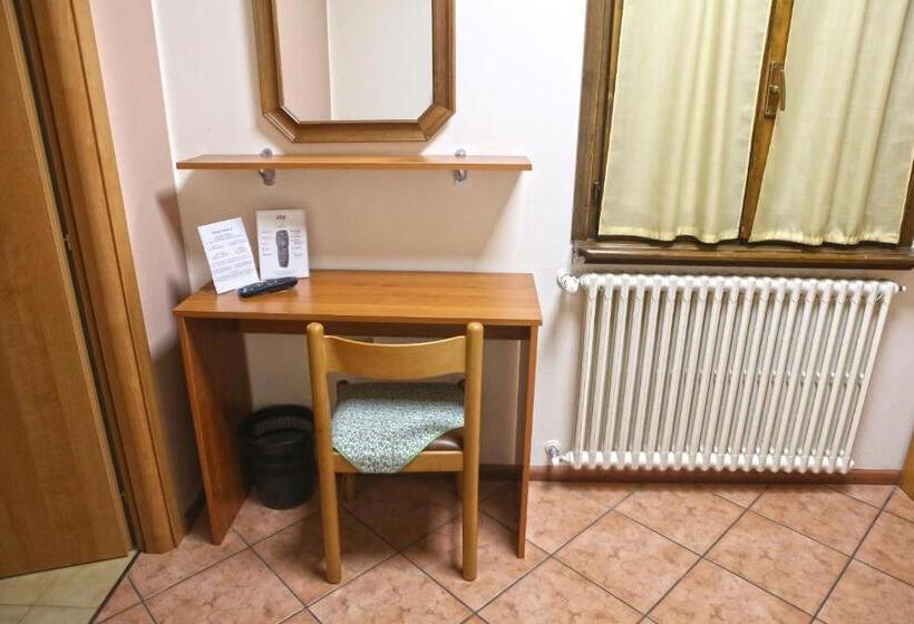 اتاق اینتریور یک تخته, Albergo Gusmeroli