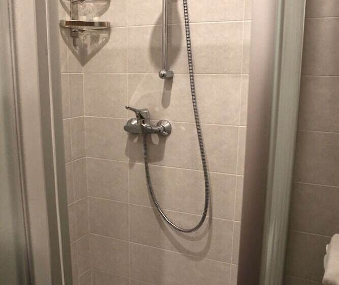 اتاق استاندارد با چشمانداز کوهستان, Albergo Gusmeroli