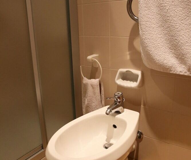 اتاق استاندارد با چشمانداز کوهستان, Albergo Gusmeroli