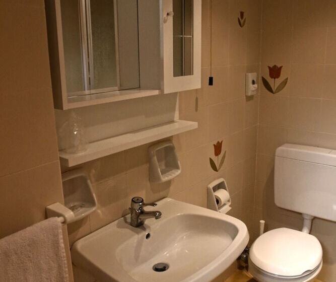 اتاق اینتریور یک تخته, Albergo Gusmeroli