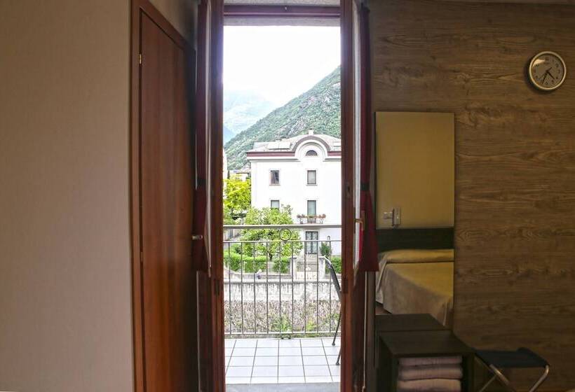 اتاق استاندارد سه نفره, Albergo Gusmeroli