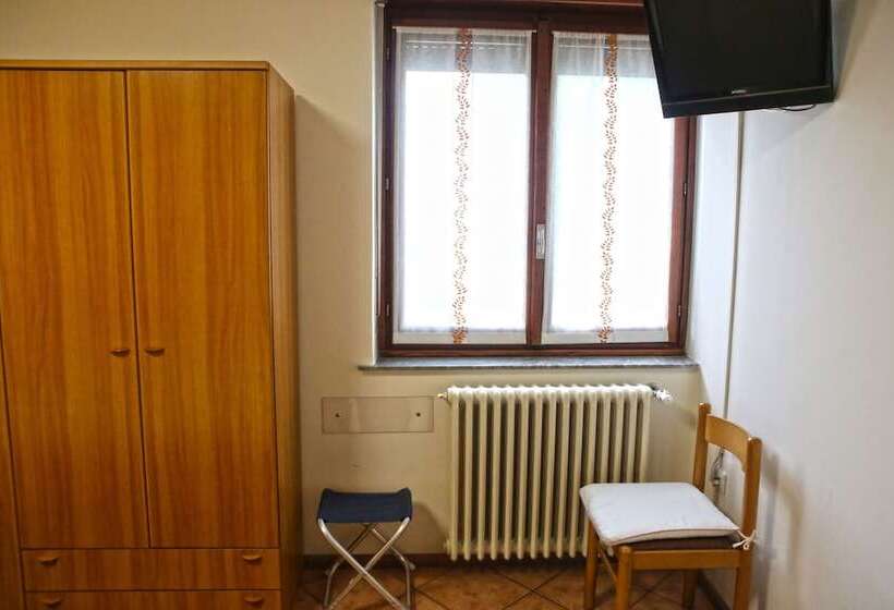 اتاق استاندارد سه نفره, Albergo Gusmeroli