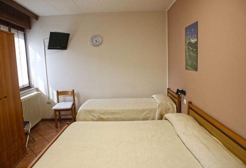 اتاق استاندارد سه نفره, Albergo Gusmeroli