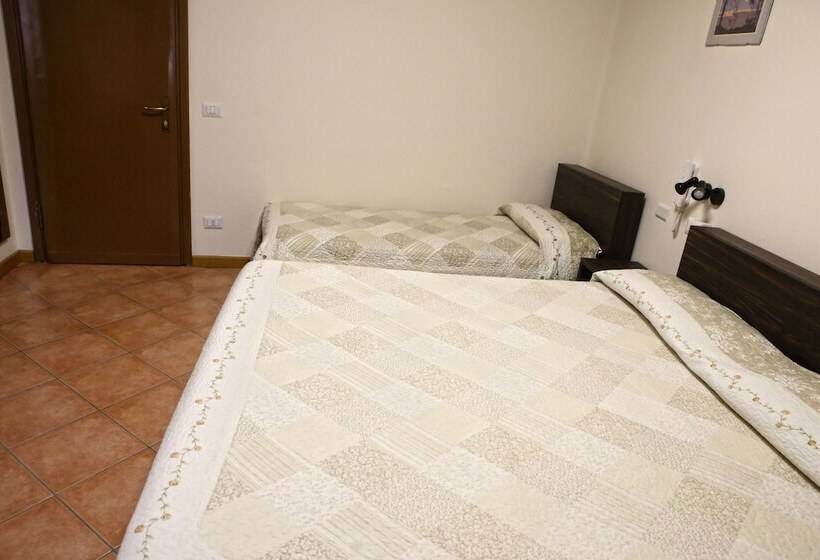 اتاق استاندارد سه نفره, Albergo Gusmeroli