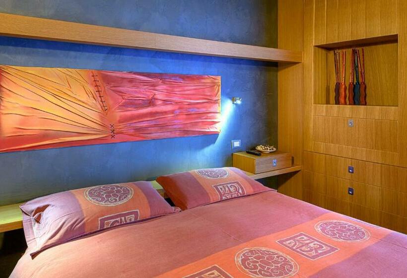 غرفة سوبيريور, Ambrosini