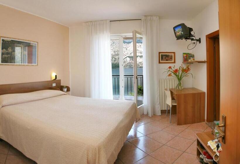 Номер Стандарт Вид на Озеро, Baitone   Nature Village